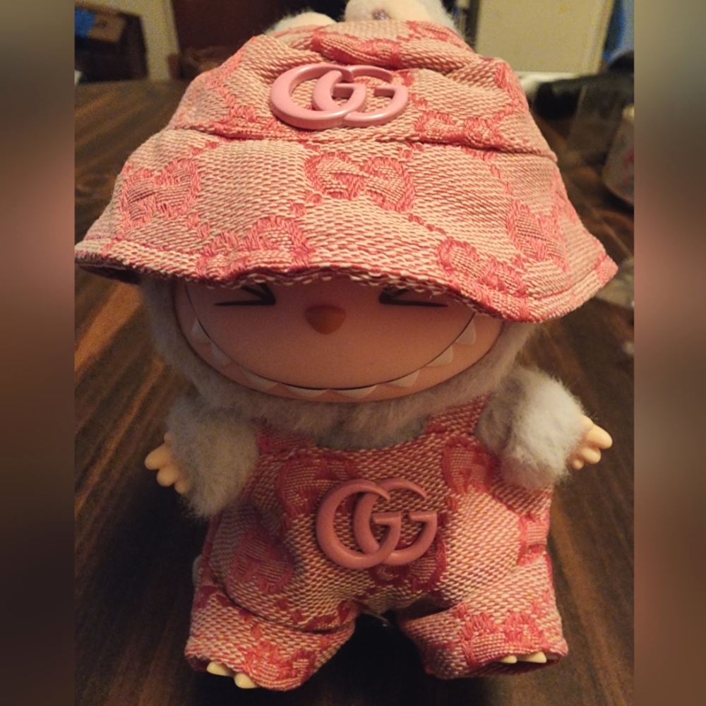 Brand New Labubu  Mini Plus Clothes  Overall With Hat Accessorie